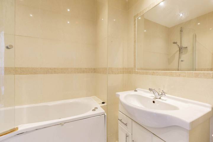 Modern Apartment High Road, Willesden Green